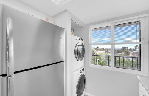 South Island Copropriété | 2B/2B Fairview Isles Condo, Walk to Beach, Heated Pool!