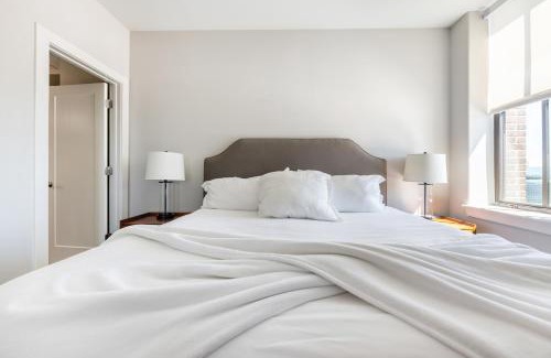Downtown Baltimore Appartement | 2B 2BA Luxury Downtown Suite Rooftop Deck & Gym