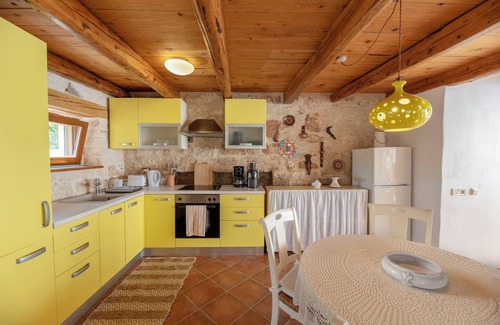 Flengi Maison | 2B Family Vacation Home. Welcoming village location. Perfect for holidays!