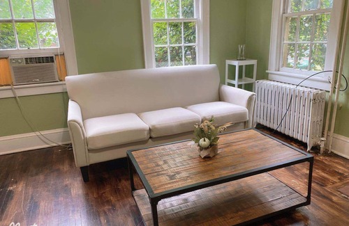 Fifeville Maison | 2B1B with Private Entrance - 5 Min Walk to UVA