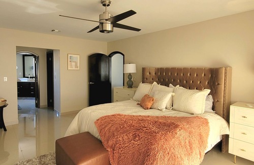 Playa Encantada Copropriété | 2BD Beach Front Condo with Pool & More (98506181)