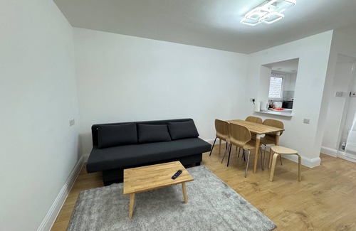 Custom House Appartement | Newly Refurbished 2BD Flat, Close to ExCel London
