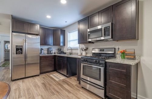 Austell Appartement | 2BD Oasis with AC, WiFi Near Battery & 6Flags!