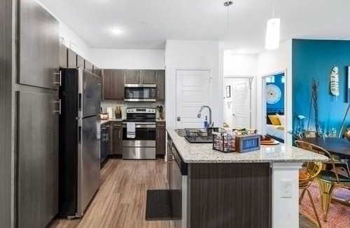 Medical Center District Appartement | 2bd w/Pool/Gated/Free Parking/Pets Allow-UT Health
