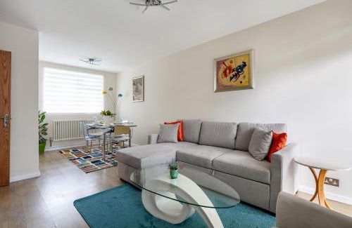 St. Mary's Park Appartement | 2Bdr Apt Steps to Battersea Park