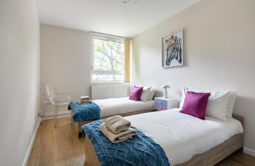 St. Mary's Park Appartement | 2Bdr Apt Steps to Battersea Park
