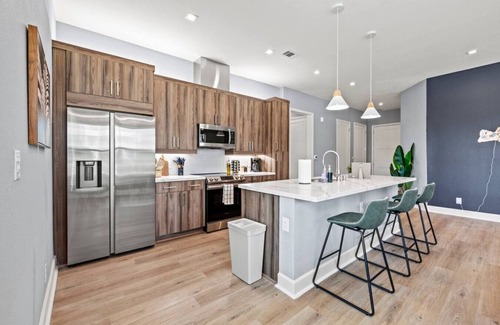 Cedars Appartement | 2Bdr Downtown Dallas Rooftop/FirePit+Pooltable&Gym