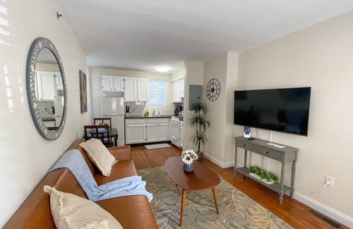 Riverside Appartement | 2Bed, 1.5Bath, Multi-Level Townhouse, Sleeps 6