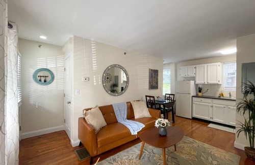 Riverside Appartement | 2Bed, 1.5Bath, Multi-Level Townhouse, Sleeps 6