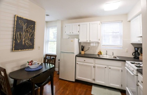 Riverside Appartement | 2Bed, 1.5Bath, Multi-Level Townhouse, Sleeps 6