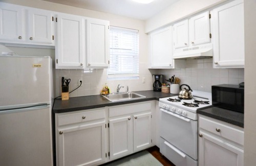 Riverside Appartement | 2Bed, 1.5Bath, Multi-Level Townhouse, Sleeps 6