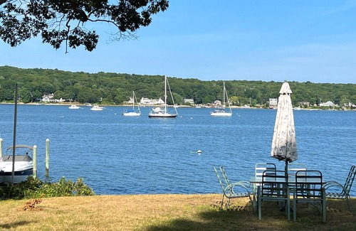 Niantic Maison | 2BED GUESTHOUSE WITH PRIVATE BEACH ACCESS