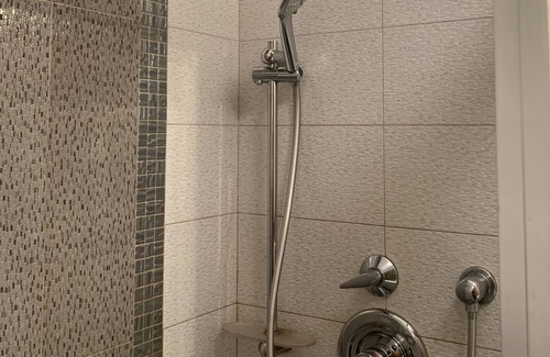 Sheepshead Bay Appartement | 2Bedroom 1+1/2 Bath Private Backyard