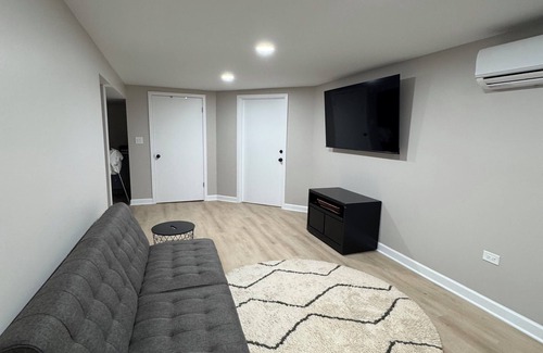 O'Hare Appartement | Chic 2-bedroom apartment in fantastic Chicago with WiFi, AC