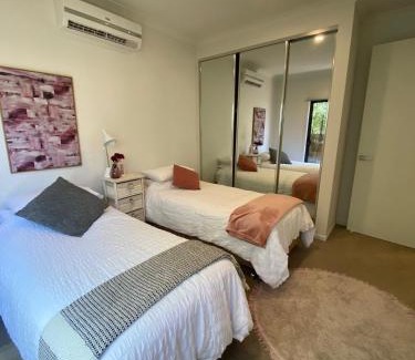 Pascoe Vale South Appartement | 2Bedroom Tranquil Townhouse CLOSE TO CITY & AIRPORT