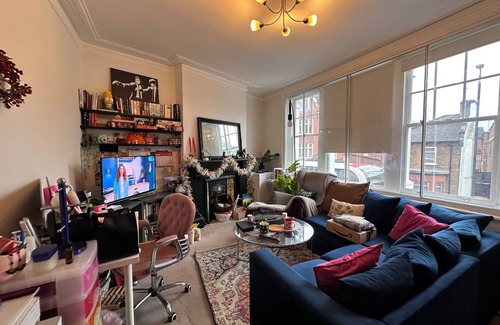 Finchley Church End Appartement | 2BHK cozy apartment for a long let family friendly and peaceful abode