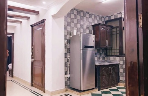 New Delhi Appartement | 2BHK- GK 2 near M Block Market! by HostMyStay