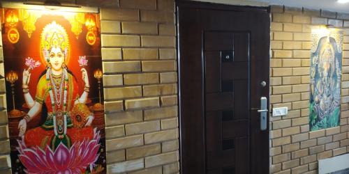 Saket Appartement | 2BHK Short Stay Apartment walking Max Saket (LIFT +Kitchen+Parking+3 nights min stay)
