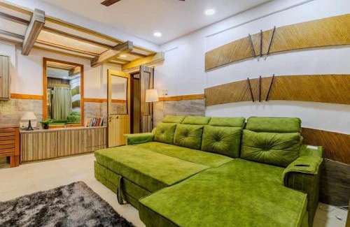 Lokhandwala Complex Appartement | 2BHK with Terrace Garden-Lokhandwala Andheri