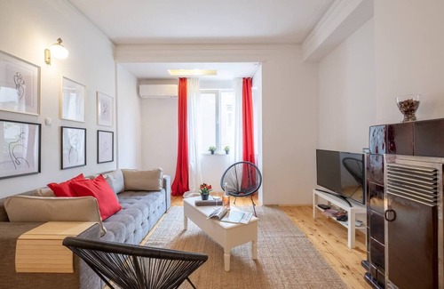 Lozenets Appartement | 2BR + 1.5 BTH | | Spacious | Kitchen | Metro