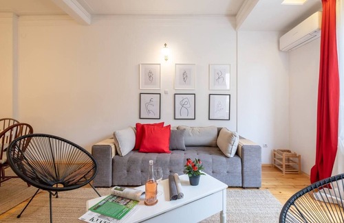 Lozenets Appartement | 2BR + 1.5 BTH | | Spacious | Kitchen | Metro