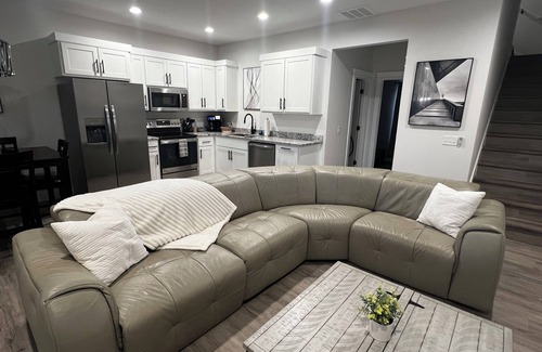 Joplin Maison | Brand New Guest Suite! 2BR, 1BA. Hot Tub Year Round, Seasonal Heated Pool!