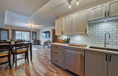 Fairways Chalet De Ski | 2BR/1BA Suite: Ski In / Hot Tub / Amazing Views!