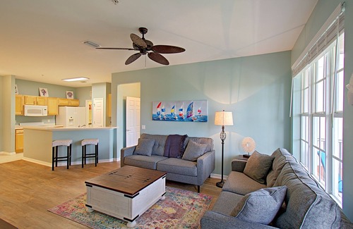 Majestic Palms Copropriété | 2BR 2 BA Close to Sanibel and Ft. Myers Beaches