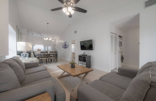 Capri Isle Maison | Maison de ville 2BR / 2BA sur l'île au trésor