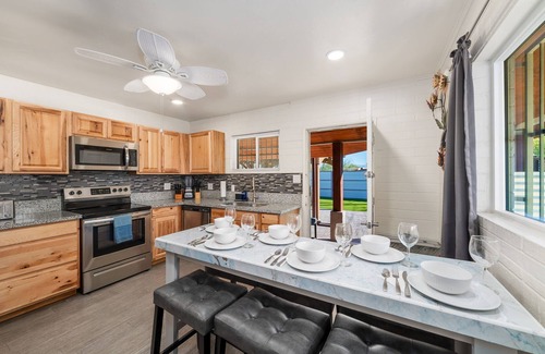 Tucson Maison | 2BR/2BA w/Jacuzzi & Putting Green Close to Airport