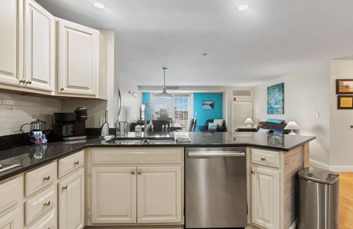 Old Orchard Beach Copropriété | 2BR 2Bath Beachfront condo with amazing views in heart of Old Orchard Beach