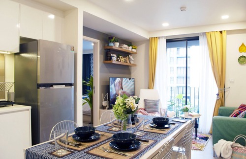 Rama 9 Copropriété | 2BR / 2BTH ✦ Cuisine ✦ Navette vers Métro ✦ Piscine et salle de sport Téléviseur intelligent 49 "✦ 100MBWiFi