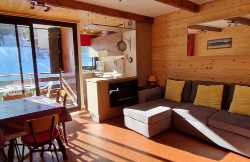 Le Sauze Appartement | Appartement T2 pour 6 pers avec terrasse plein sud et cuisine équipée, face aux pistes