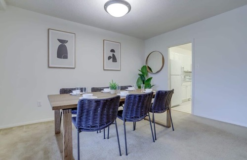 Aurora Highlands Appartement | Spacious 2BR Apartment at Crystal City