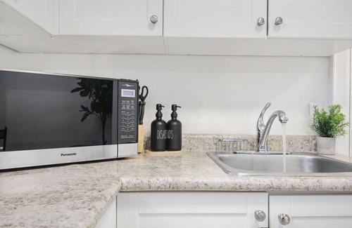 Durham Region Appartement | This apartment is a 2 bedroom(s), 1 bathrooms, located in Oshawa, ON.