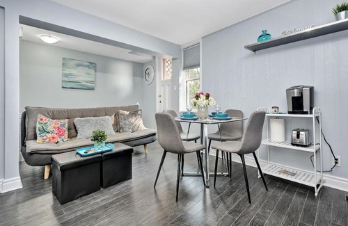 Centretown West Appartement | 2BR Apt with Netflix and access to Rooftop Terrace