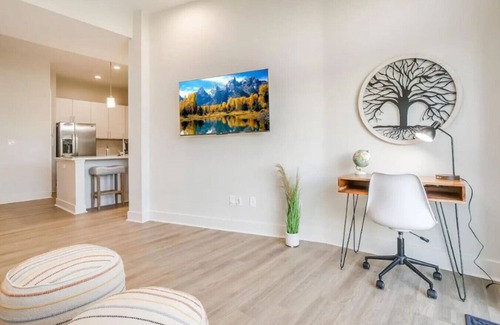 Deep Ellum Appartement | 2Br Apt with Pool, Gym, and Free Parking