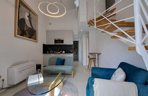Carnot Appartement | T3 Proche Gare, CLIM et Balcon en Centre-Ville Cannes - Benakey