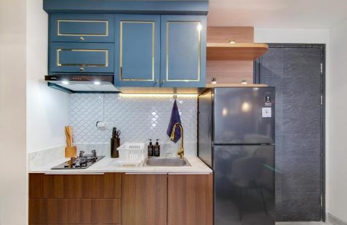 Pinang Appartement | 2BR Collins Art Deco W Pool