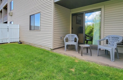 Weirs Beach Copropriété | 2BR Condo Retreat, Laconia NH