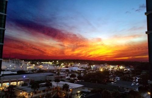 Downtown Myrtle Beach Appartement | 2BR Condo w oceanfront views & pools