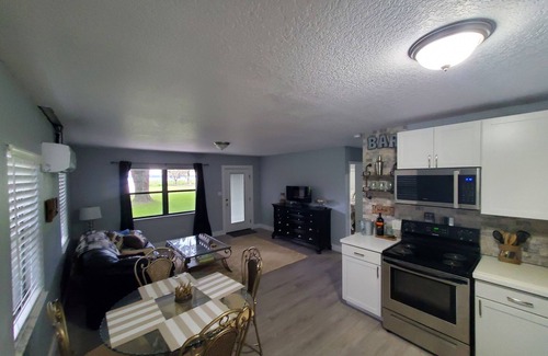 Fort McCoy Maison | 2BR Cottage on Lake Kerr, close to Silver Glenn Springs/Salt Springs