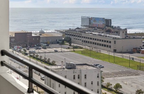 Atlantic City Copropriété | 2br Deluxe Condo Overlooking Atlantic City Skyline