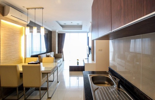 Kuningan Appartement | 2BR Deluxe Denpasar Residence Apartment By Travelio