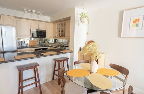 Financial District Copropriété | Luxury Suite in Downtown Toronto