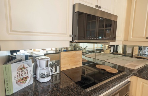 Financial District Copropriété | Luxury Suite in Downtown Toronto