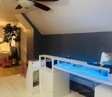 Haverhill Appartement | 2BR Entire Apt MA Family Home