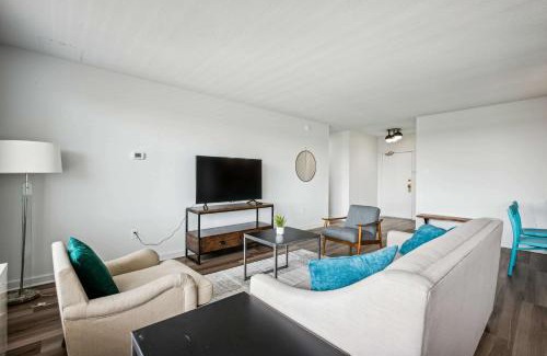 Aurora Highlands Appartement | 2BR Executive Retreat Near DC & Airport