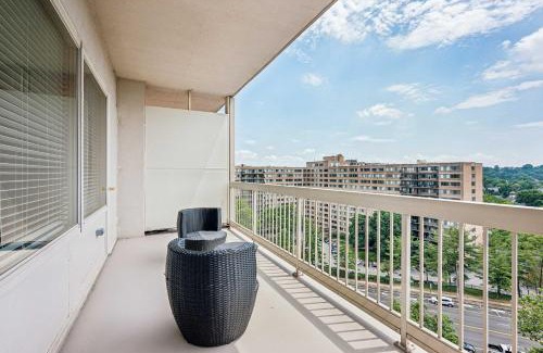 Aurora Highlands Appartement | 2BR Executive Retreat Near DC & Airport