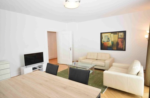 District 2 Appartement | 2BR flat near lake and central - Stardust 22
